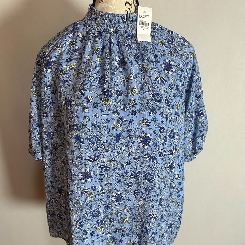 LOFT Bubble Sleeve Blue Top . Small.